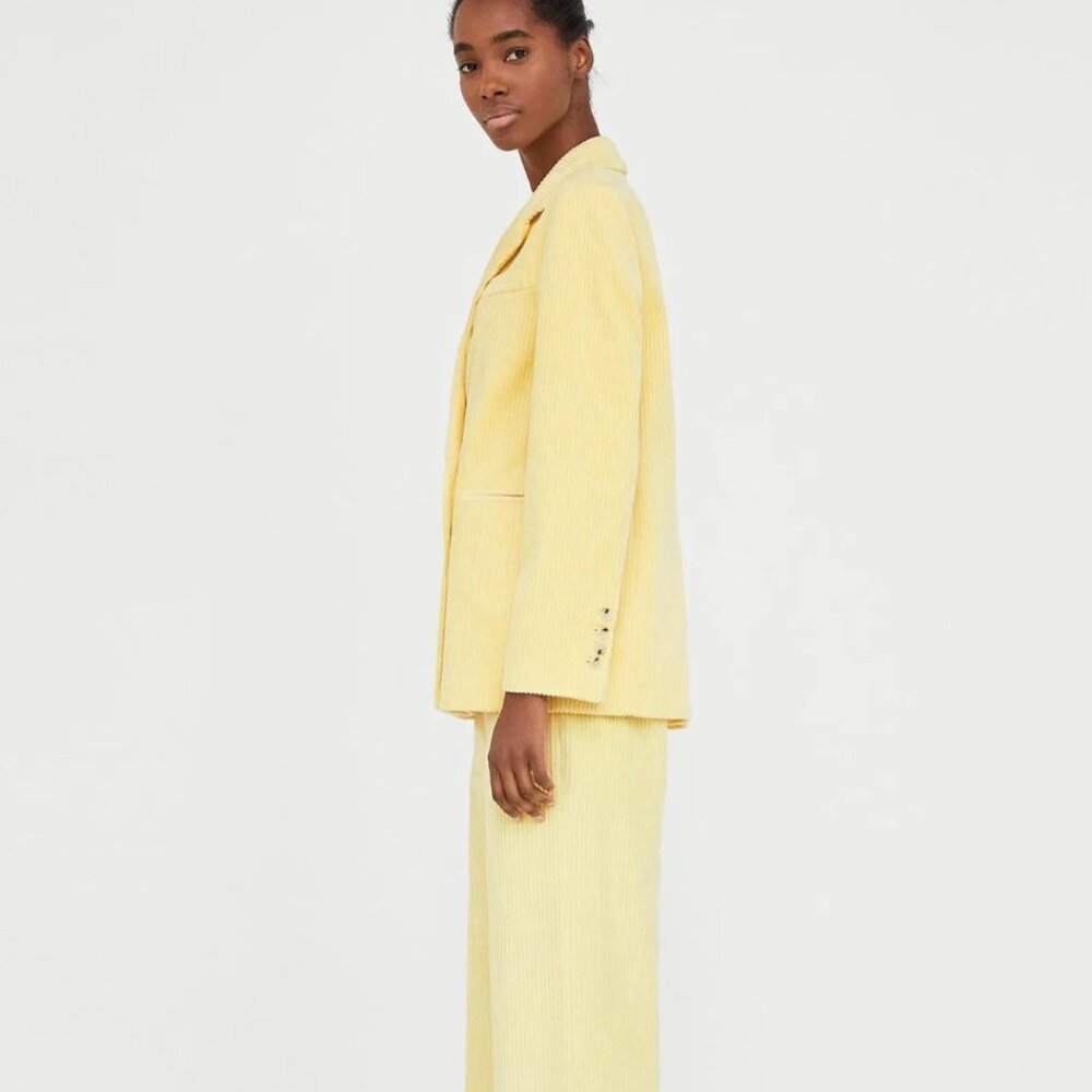 NWOT ZARA YELLOW CORDUROY DOUBLE BREASTED BLOGGER'S FAVORITE BLAZER - L - Picture 2 of 9